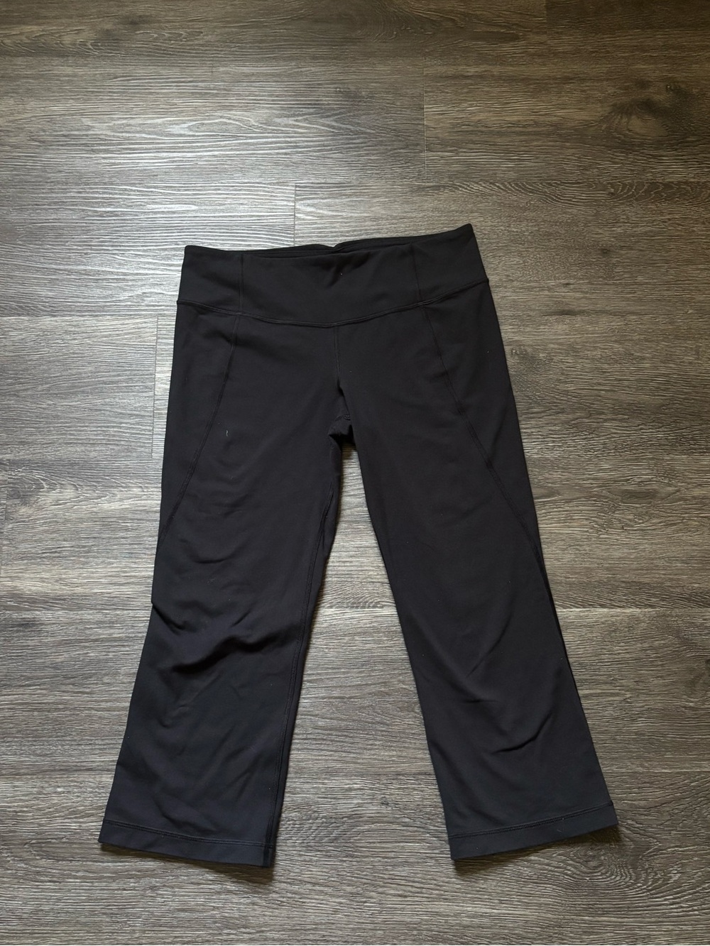 lululemon athletica Black Cropped Active Capri Pants